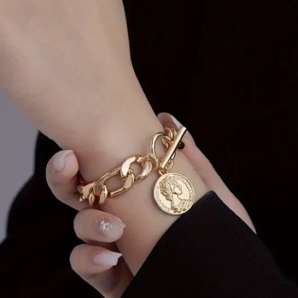 Jewelry - Chunky 14K Gold Plated Statement Cuban Link Bracelet